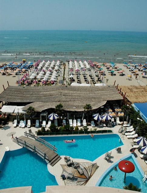 Vela Hotel Restaurant Golem  Zewnętrze zdjęcie