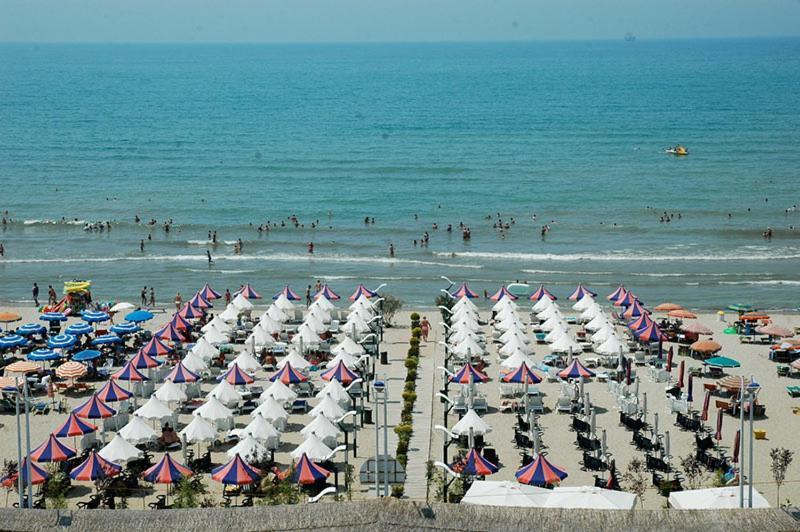Vela Hotel Restaurant Golem  Zewnętrze zdjęcie