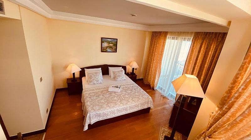 Vela Hotel Restaurant Golem  Zewnętrze zdjęcie