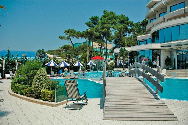 Vela Hotel Restaurant Golem  Zewnętrze zdjęcie