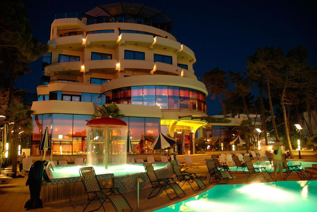 Vela Hotel Restaurant Golem  Zewnętrze zdjęcie